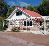 Hilltop Cottages - Accommodation Brisbane