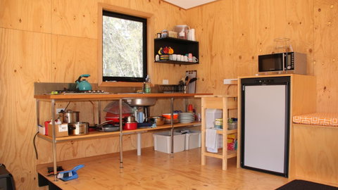 BAY OF FIRES ECO HUT Off Grid Experience At Binalong Bay - Accommodation Brisbane 9