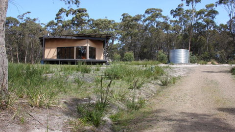 BAY OF FIRES ECO HUT Off Grid Experience At Binalong Bay - Accommodation Brisbane 20