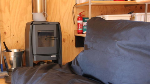BAY OF FIRES ECO HUT Off Grid Experience At Binalong Bay - Accommodation Brisbane 7