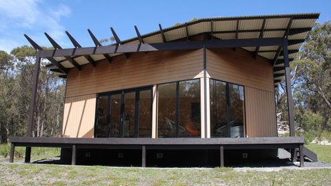 BAY OF FIRES ECO HUT Off Grid Experience At Binalong Bay - Accommodation Brisbane 21