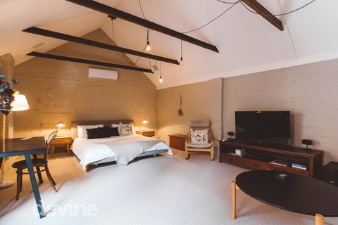 Devine Stays - Hayloft On ELizabeth - Accommodation Brisbane 1