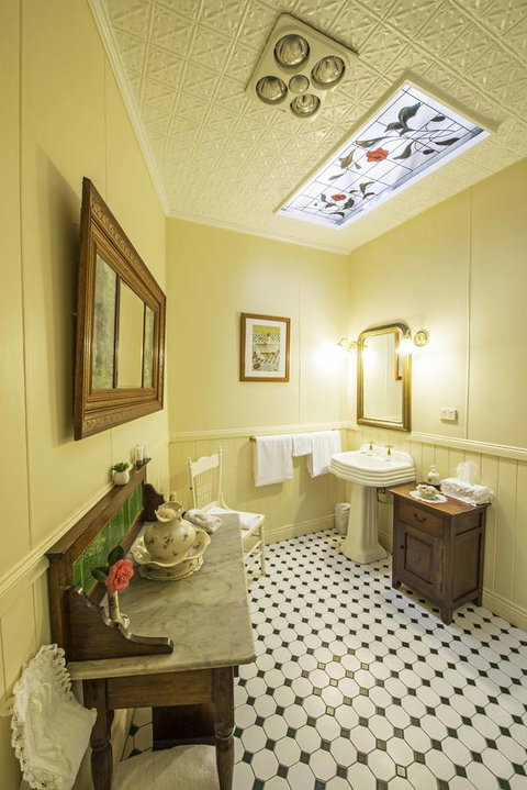 Touchwood Cottages - Accommodation Brisbane 36