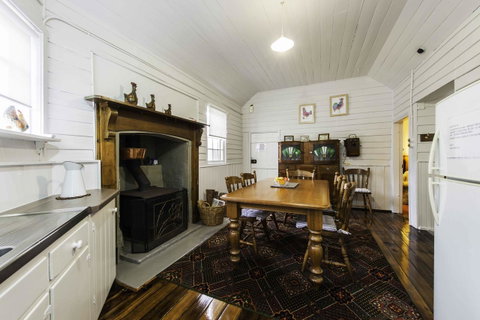 Touchwood Cottages - Accommodation Brisbane 43