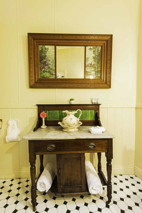 Touchwood Cottages - Accommodation Brisbane 37