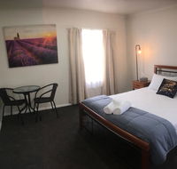 3ree- Spacious  Charming Apartment - Accommodation Brisbane
