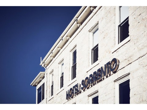 Hotel Sorrento - Accommodation Brisbane 24