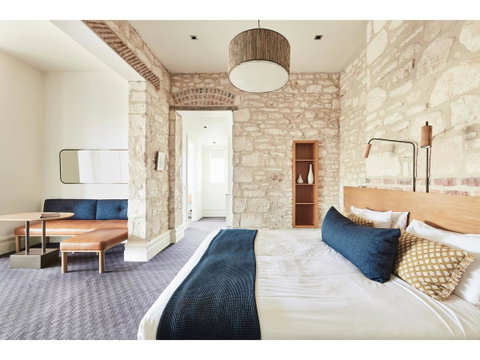 Hotel Sorrento - Accommodation Brisbane 2