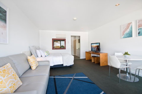 Lorne Bay View Motel - Accommodation Brisbane 10