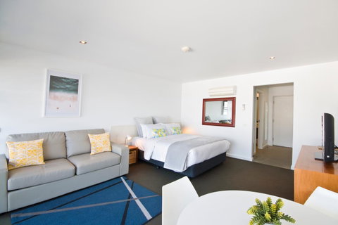Lorne Bay View Motel - Accommodation Brisbane 11