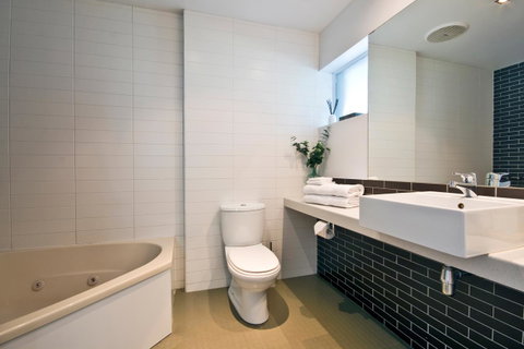 Lorne Bay View Motel - Accommodation Brisbane 6