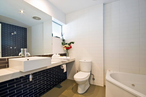Lorne Bay View Motel - Accommodation Brisbane 5