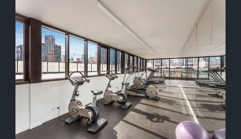2Bedroom Apartment With Views In Docklands Next To CBD & Marvel Stadium - Accommodation Brisbane 18