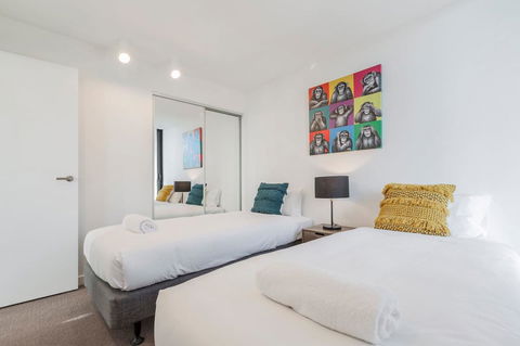 2Bedroom Apartment With Views In Docklands Next To CBD & Marvel Stadium - Accommodation Brisbane 11