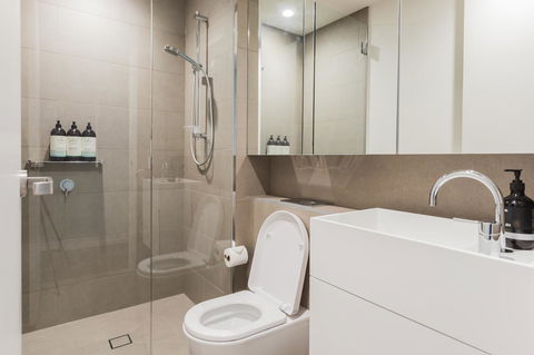 New Eureka 108 Hotel Apartments - Accommodation Brisbane 10