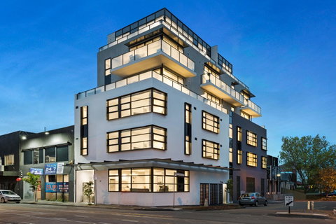 The Hamptons Apartments - St Kilda - Accommodation Brisbane 0