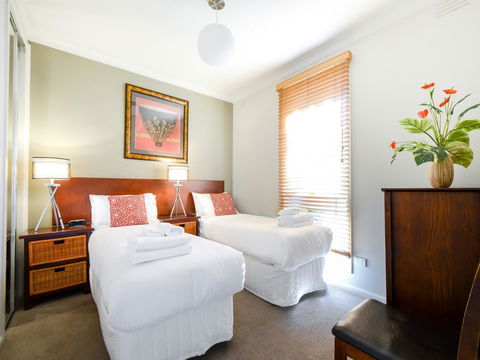 Boutique Stays Sandyside- Sandringham Villa Units - Accommodation Brisbane 3