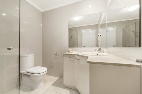Ciloms Airport Lodge - Accommodation Brisbane 11