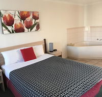 Beachcomber Motel  Apartments - Accommodation Brisbane
