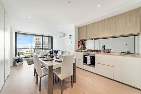 Best Views On Collins - Accommodation Brisbane 8