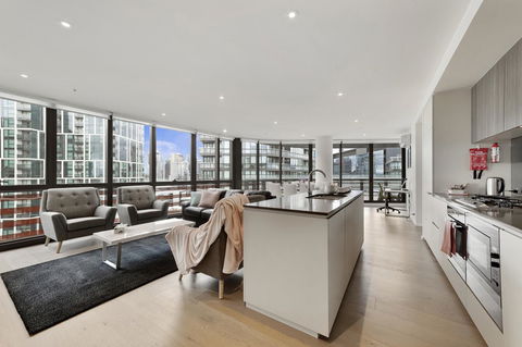 Best Views On Collins - Accommodation Brisbane 18