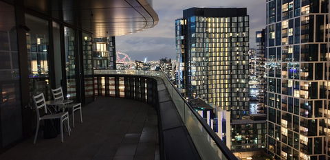 Best Views On Collins - Accommodation Brisbane 24