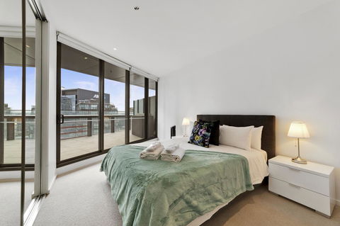 Best Views On Collins - Accommodation Brisbane 11