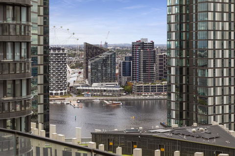 Best Views On Collins - Accommodation Brisbane 17