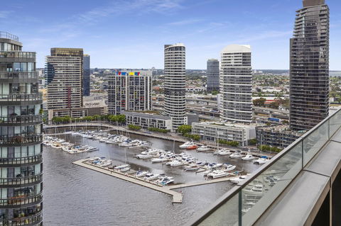 Best Views On Collins - Accommodation Brisbane 16