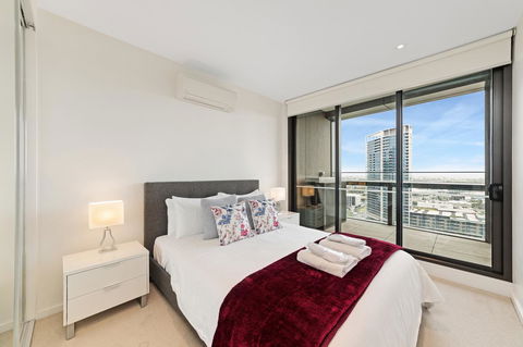 Best Views On Collins - Accommodation Brisbane 10