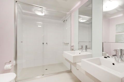 Waterfront Melbourne Apartments - Accommodation Brisbane 24