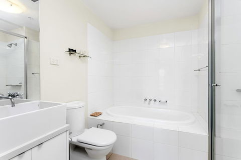 Waterfront Melbourne Apartments - Accommodation Brisbane 26