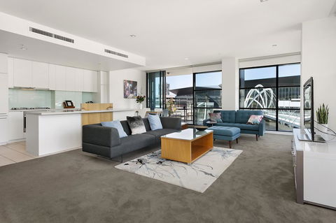 Waterfront Melbourne Apartments - Accommodation Brisbane 1