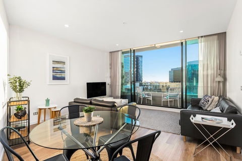 Waterfront Melbourne Apartments - Accommodation Brisbane 11