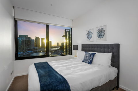 Waterfront Melbourne Apartments - Accommodation Brisbane 2