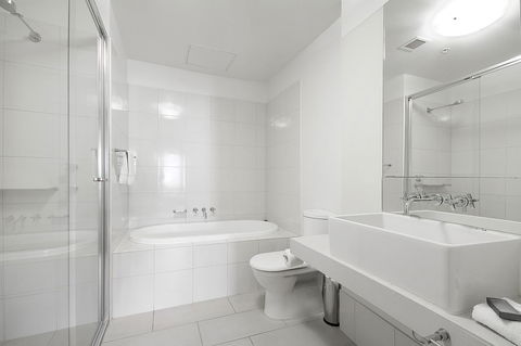 Waterfront Melbourne Apartments - Accommodation Brisbane 5