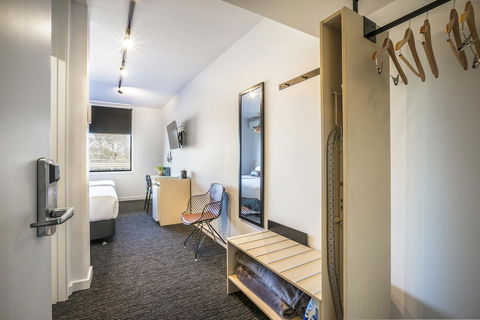 Nightcap At The Cheeky Squire - Accommodation Brisbane 3