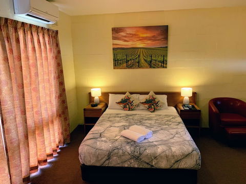 Mountain Creek Motel Bar & Restaurant - Accommodation Brisbane 1