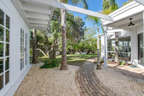 Oasis On Grange - Accommodation Brisbane 15