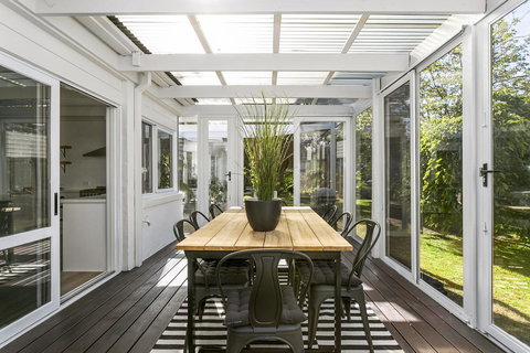 Oasis On Grange - Accommodation Brisbane 6