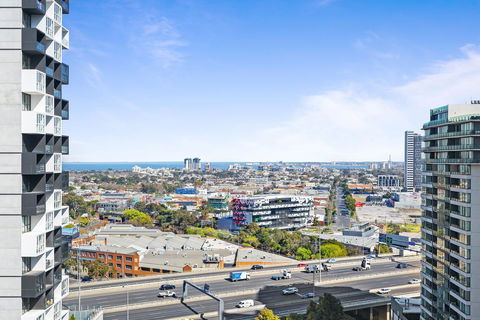 Complete Host Tiara Apartments - Accommodation Brisbane 9