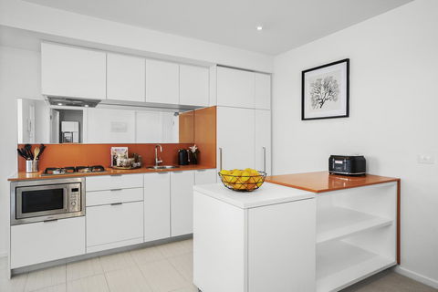 Complete Host Tiara Apartments - Accommodation Brisbane 14