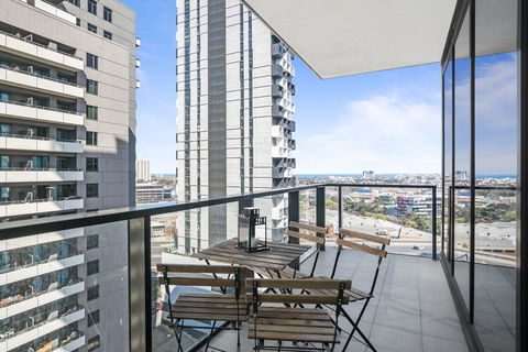 Complete Host Tiara Apartments - Accommodation Brisbane 11