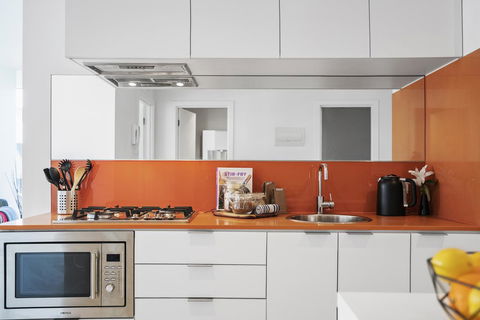 Complete Host Tiara Apartments - Accommodation Brisbane 2