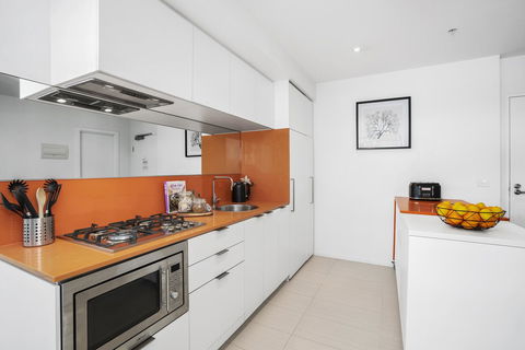 Complete Host Tiara Apartments - Accommodation Brisbane 15