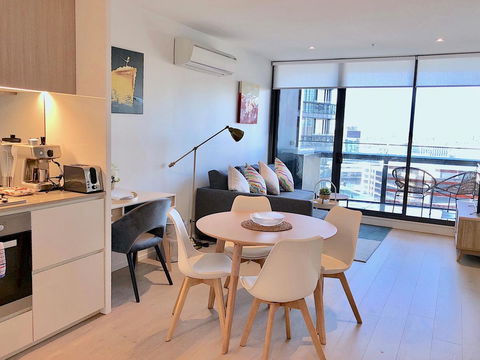 Pride Docklands Waterfront Apartment City View - Accommodation Brisbane 5