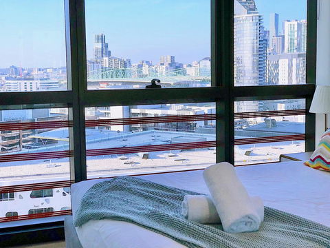 Pride Docklands Waterfront Apartment City View - Accommodation Brisbane 27
