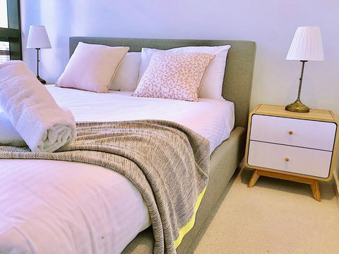 Pride Docklands Waterfront Apartment City View - Accommodation Brisbane 25