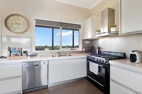 Beachside House - Accommodation Brisbane 8