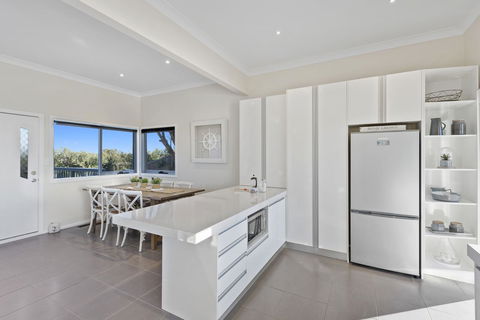 Beachside House - Accommodation Brisbane 10